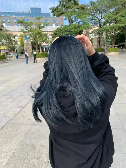 图三第二次漂了  图四到图六我的发质是 越洗越蓝了 98#蓝黑色发色