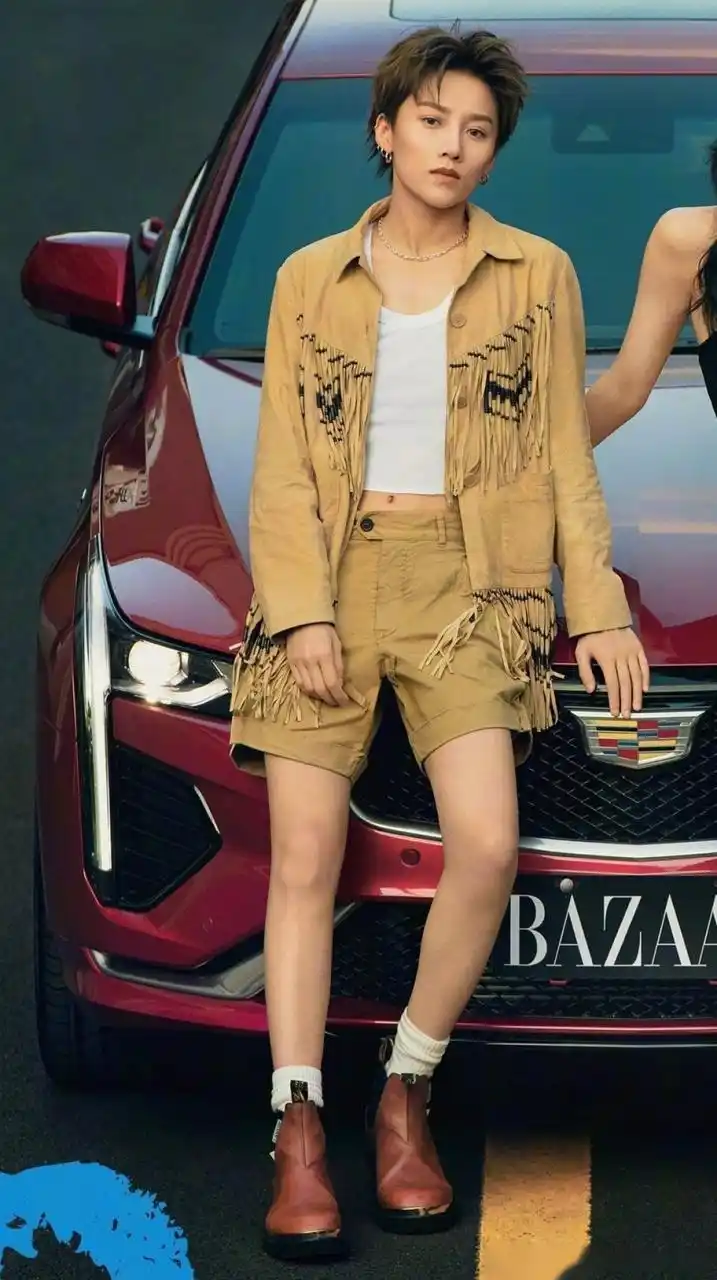 青春有你时尚芭莎毕业大片刘雨昕cut～  长腿 细腰 眼神杀,啊啊啊啊啊