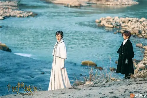 《半妖倾城2》今首播妖王回归 李一桐护龙珠霸气单挑马浚伟