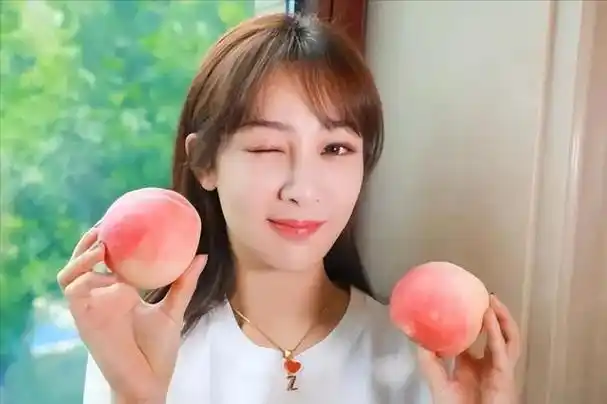 魅力升级!杨紫惊艳变身,未来更加耀眼!