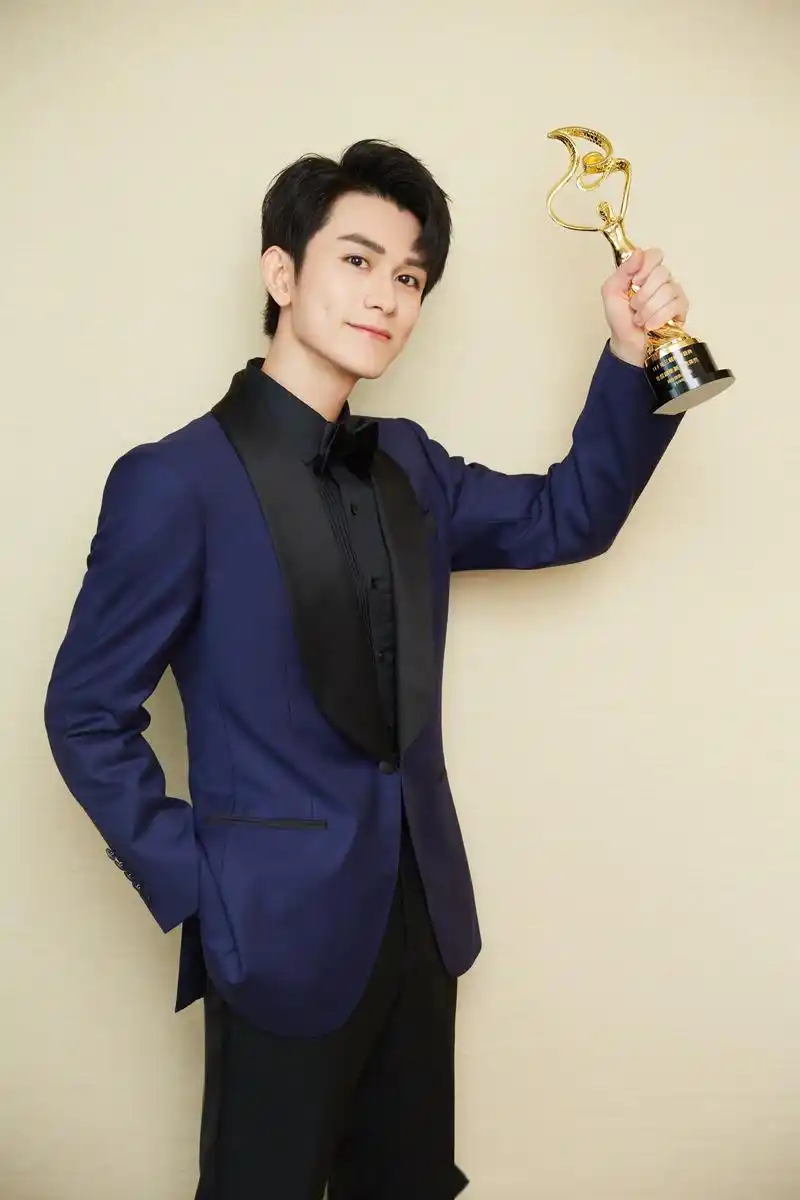 作为演员,每次以全新的身份体验不同的人生是幸运