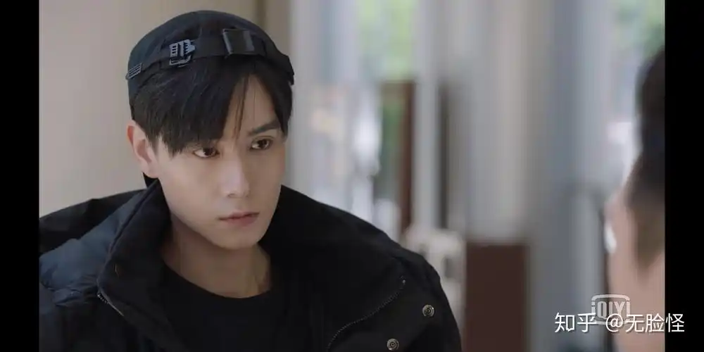 来扒一扒亲爱的热爱的剧中的演员的服装