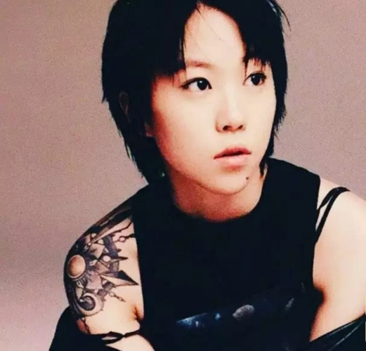 酷爱纹身的窦靖童为啥圈粉无数?
