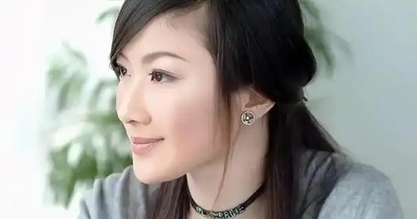 陈怡:是江苏电视台最漂亮的主持人,感情生活却是她的神秘面纱