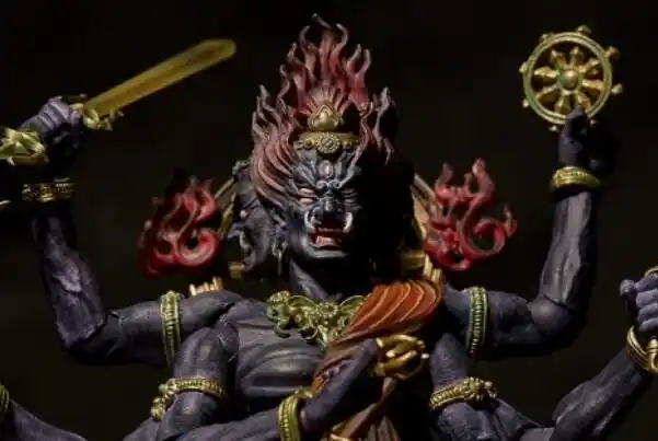 在《毗湿奴往世书》当中,据说夜叉和罗刹是同时由大梵天的脚掌当中生