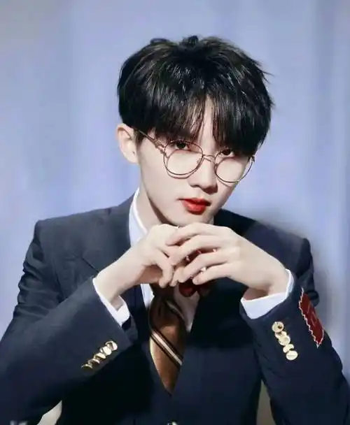 get马嘉祺同款,秒变痞帅男神_金丝框_眼镜_发型