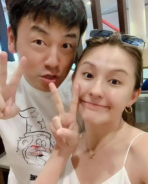 回顾雷佳音吵架吵出个老婆丈母娘是自己粉丝婚后多年无绯闻