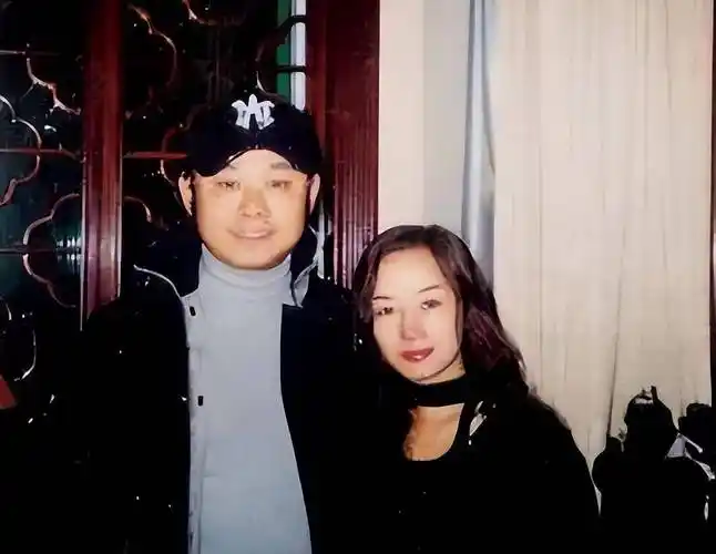 刀郎:从困境中崛起的音乐传奇前妻哭诉:他住豪宅,我却一贫如洗