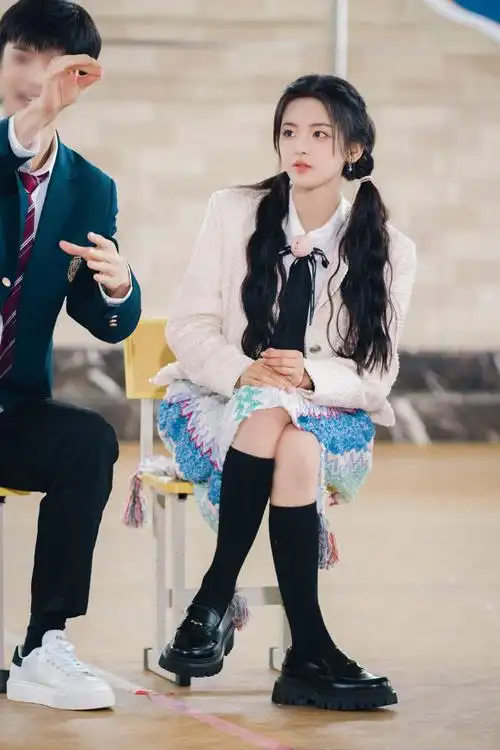 100万个约定#清新甜美,活力绽放,祥云@杨超越(校园版)来咯!