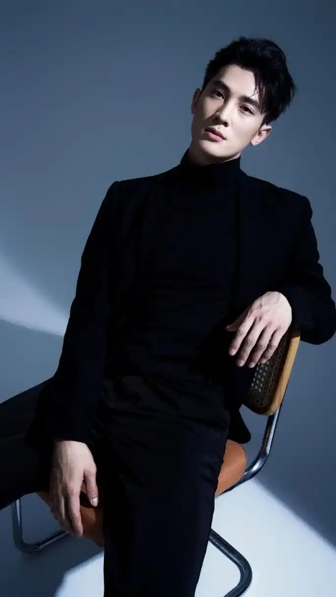 《声入人心》选手李向哲刚刚高调官宣恋情,前妻邱箫婵就发文指控其