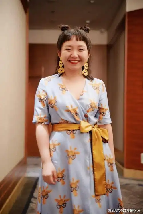 有一种自信叫"辣目洋子",又矮又胖却走出了超模气场,不得不服