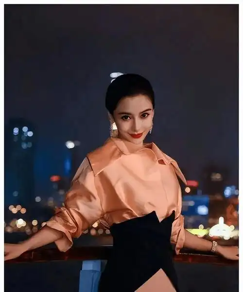 原创落毛的凤凰不如鸡消失四个月后高调回归杨颖还是被低估了