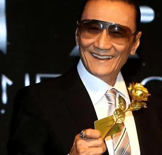 回顾谢贤近70岁时与20岁少女相恋两千万分手费是否符合市场规律