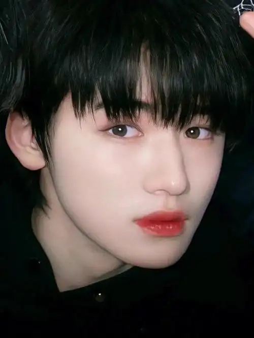 真的爱惨怼脸#宋亚轩