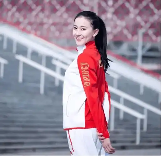 体操女王张豆豆:因挺胸照爆火,坚持不进娱乐圈,与孙杨恩爱甜蜜