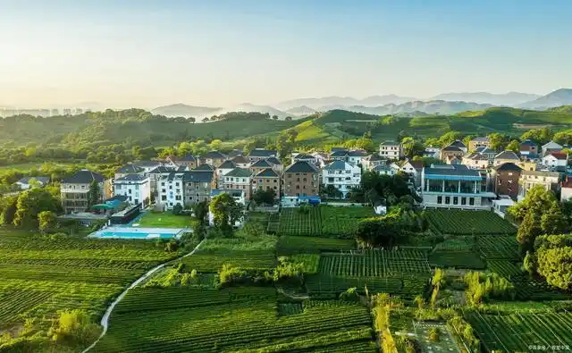 社会的发展,我们国家也陆续将发展和建设的重心放在的广大的农村地区