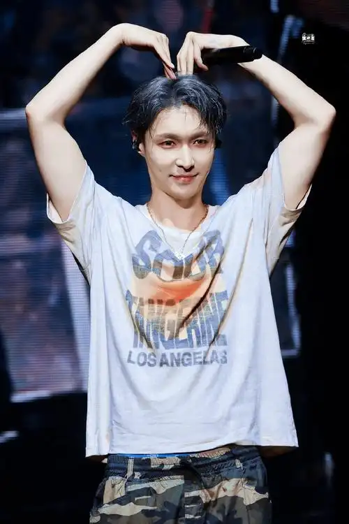 ##归国四子就剩张艺兴没恋爱了##张艺兴全新专辑ste