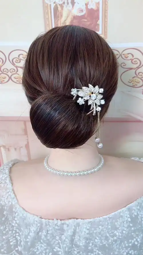 气质高雅,贵妇发型97穿旗袍,穿礼服穿裙子都好看