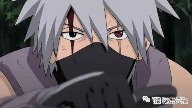 卡卡西刚开启万花筒,就不负众望地扑了街,没看到追击而来的雾隐暗部是