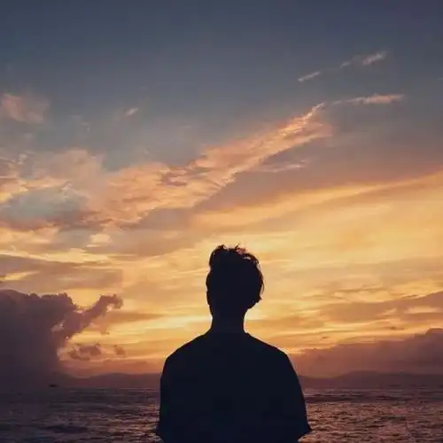 男生侧脸头像夕阳下_头像图片_扣扣乐园