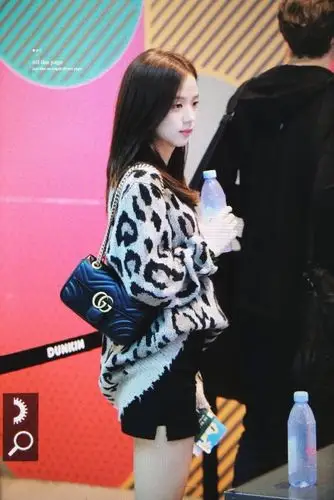 [blackpink][新闻]181005 四人四色秋日机场时尚 blackpink现身仁川