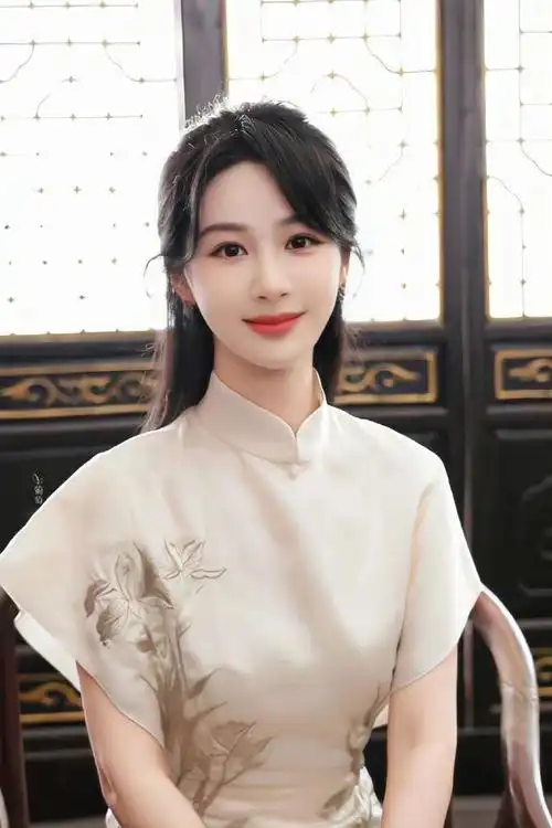 杨紫最新美照身材被质疑,穿刺绣长裙亮相超美,没p镜子太尴尬