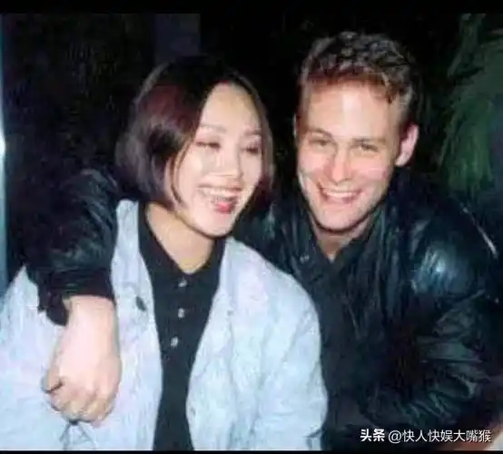 宁静姐还跟一位80后演员王小毅走得近,虽然两人年龄相差不少,但爱情这