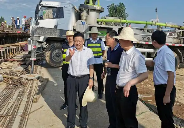 区长曹俊强检查调研重点交通道路建设项目