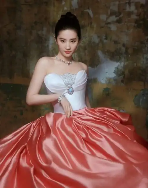 刘亦菲礼服写真图,真的太美了.