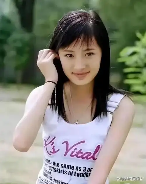 杨幂:从青涩少女到女神的华丽蜕变,初中时期竟然没有被追求?