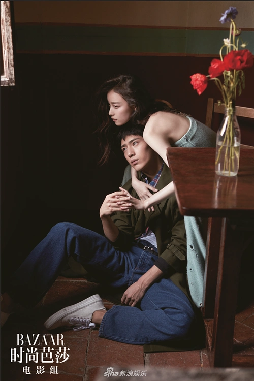 组图倪妮井柏然首次合拍封面大片演绎意式浪漫近日某杂志曝光了一组由