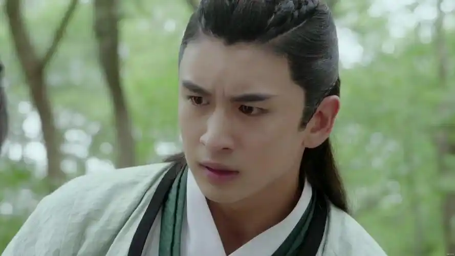 张云龙在《轩辕剑之汉之云》中的帅气剧照,你喜欢古装的他吗?