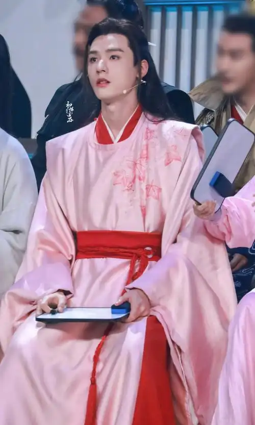 龚俊温客行超话|#龚俊#|#温客行#|#山河令#20210503 粉色