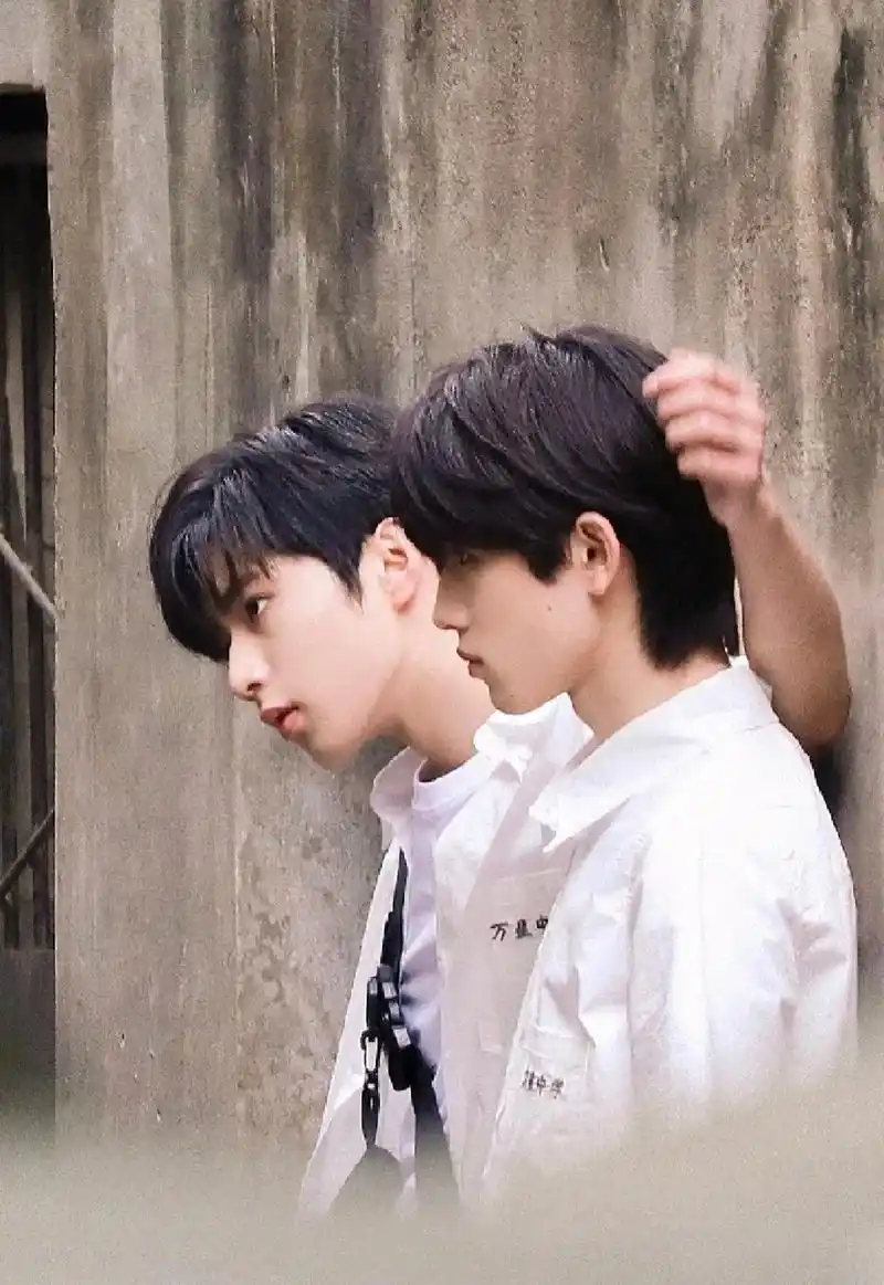 文轩 #刘耀文 #宋亚轩 "在学校里""刘耀文可以罩着宋亚 - 抖音