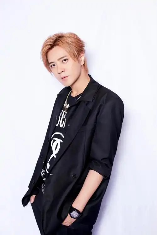 小猪罗志祥超帅