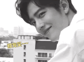 一直以来,肖战的笑颜都是yyds系列,那种温柔一笑后瞬间凝固变脸冷酷