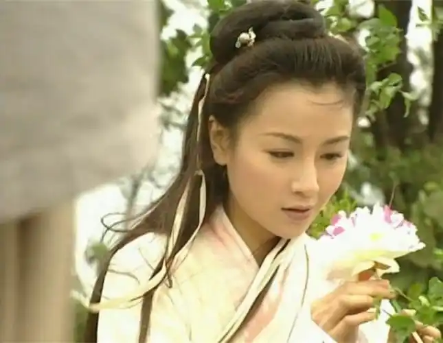 袁洁莹 《人龙传说》 饰 小鱼