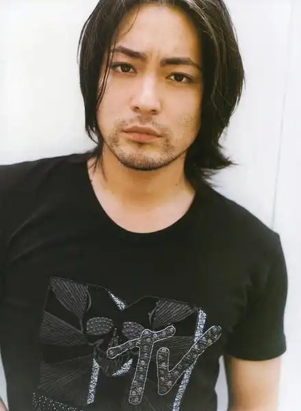 山田孝之图片 日本男星山田孝之图片