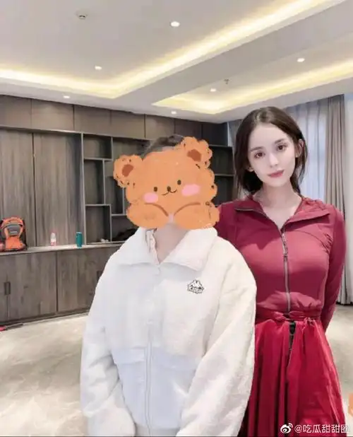 古力娜扎与网友合照