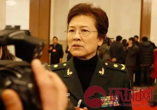 宋春丽谈部分国产片没人看:少数观众崇洋媚外