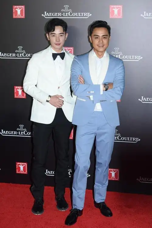 没想到罗晋这么白,和明道对比完全是两个色度