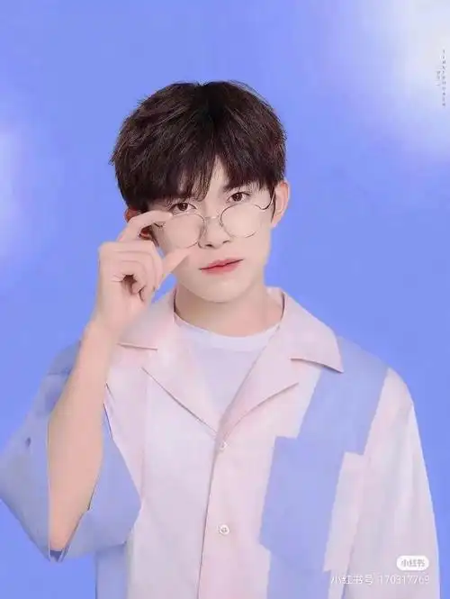 发一波易烊千玺的图片