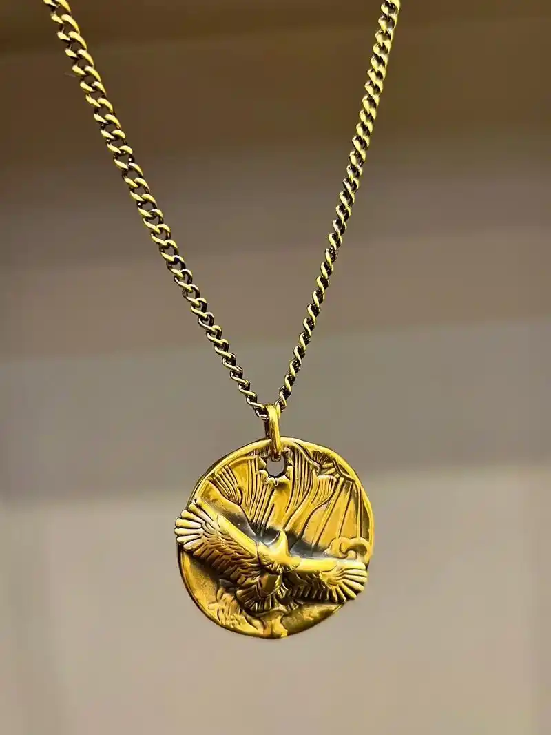 黑金老鹰圆牌吊坠