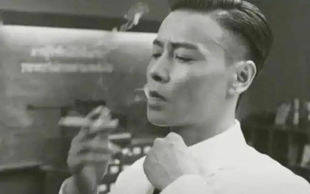 娱乐圈明星的抽烟镜头,第三位最是痞帅,最后一位最接地气