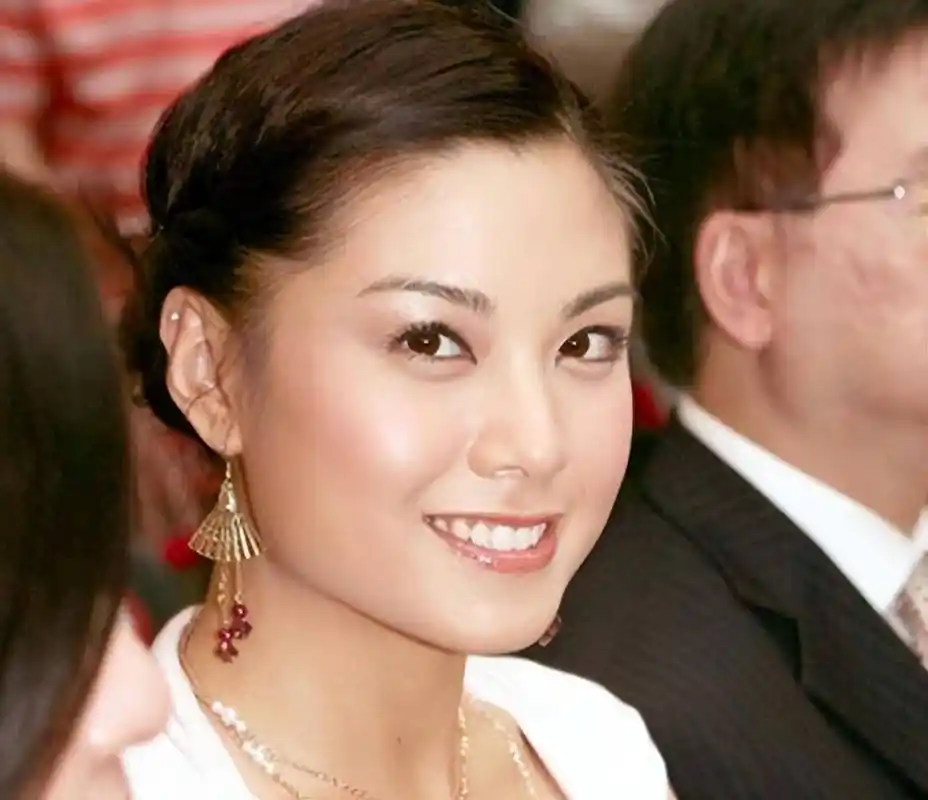 刘恺威前女友,为嫁富豪抛弃陈豪,44岁的廖碧儿目标仍是富豪?