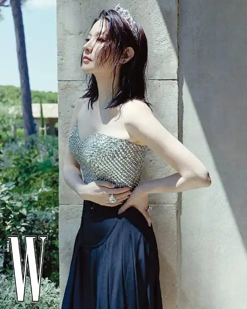李英爱  w korea 7月电子刊封面人物
