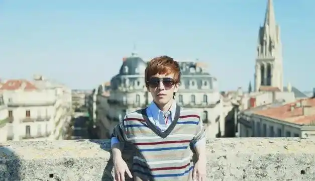 郭敬明叫小四并不是身高一米四的黑称而是自己取的笔名衍生