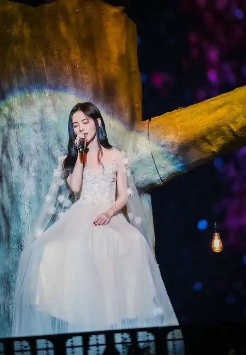 鞠婧祎 总决选饭拍修图 cr微博