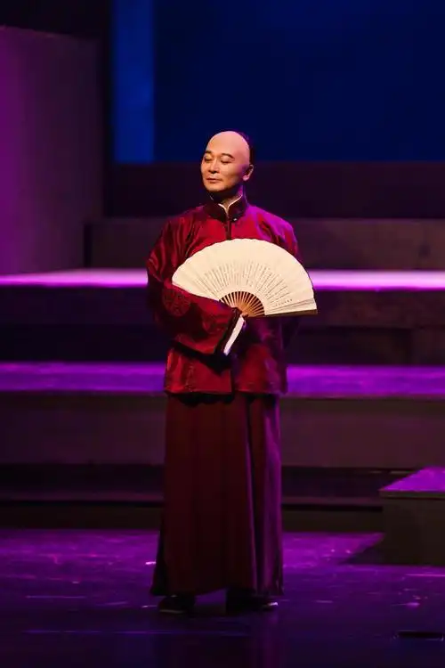 吴樾出演话剧大宅门能文能武书写新传奇