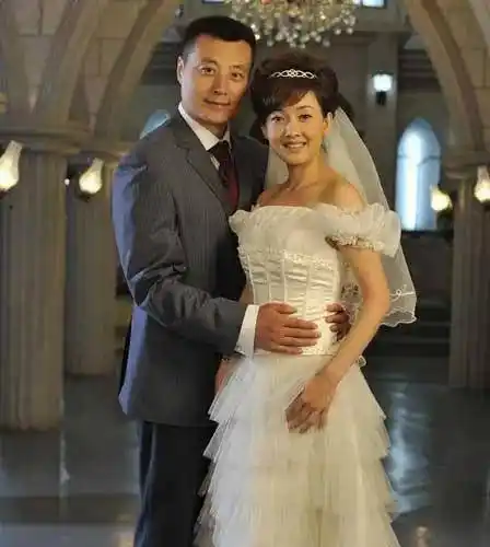 演员牛莉,头顶冠军荣光,和郭冬临不是夫妻,成名之后嫁圈外人_训练